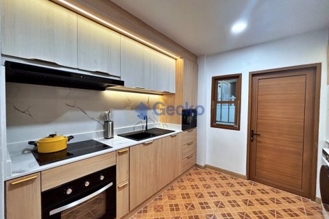 House in Pattaya, Thailand 4 bedrooms № 196065 - photo 13