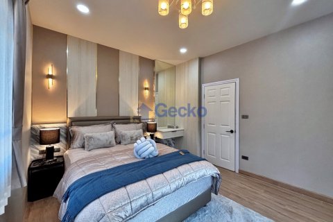 House in Pattaya, Thailand 4 bedrooms № 196065 - photo 27