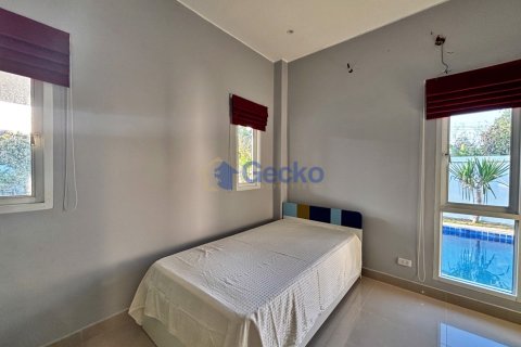 House in Pattaya, Thailand 4 bedrooms № 196069 - photo 26