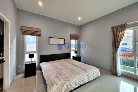 House in Pattaya, Thailand 4 bedrooms № 196069 - photo 22