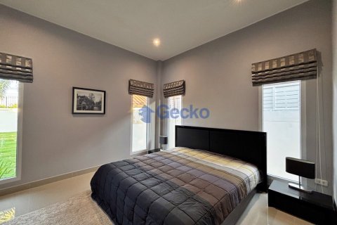 House in Pattaya, Thailand 4 bedrooms № 196069 - photo 29