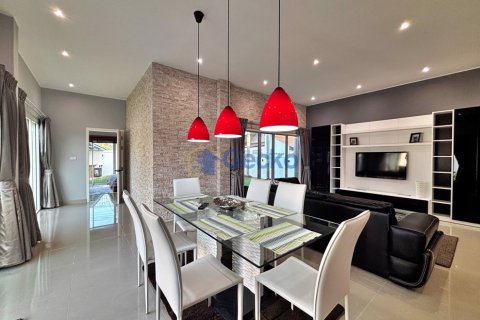House in Pattaya, Thailand 4 bedrooms № 196069 - photo 9