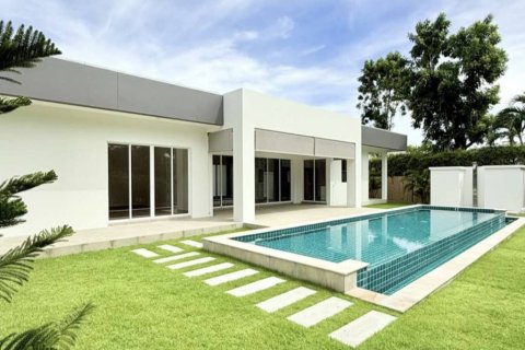 Villa in Hua Hin, Thailand 3 bedrooms № 147003 - photo 1