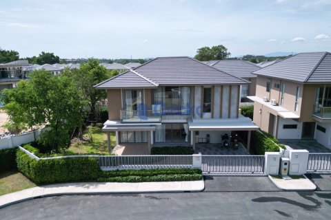 Maison à Pattaya, Thaïlande 4 chambres № 196506