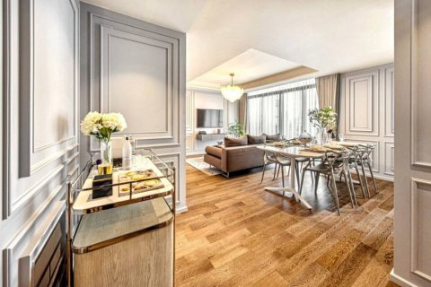 Condo in Bangkok, Thailand, 3 bedrooms  № 114252 - photo 1