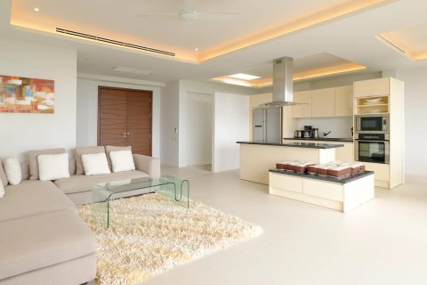Penthouse in Phuket, Thailand 4 bedrooms № 150786 - photo 7