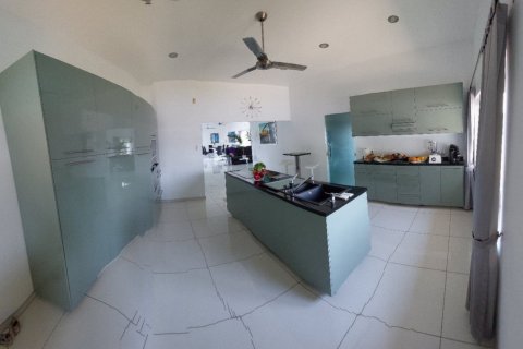 Villa in San Sai, Thailand 3 bedrooms № 140878 - photo 5