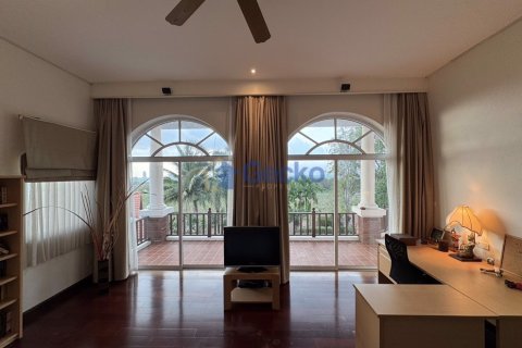 House in Pattaya, Thailand 4 bedrooms № 196531 - photo 29
