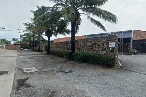 Коммерческая недвижимость в Чонбури, Таиланд  № 150989 - фото 2