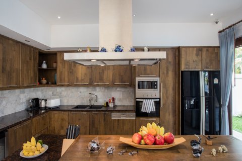 Вилла в Хуа Хине, Таиланд с 7 спальнями  № 147260 - фото 20