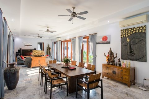 Вилла в Хуа Хине, Таиланд с 7 спальнями  № 147260 - фото 22