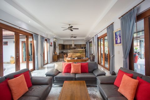 Вилла в Хуа Хине, Таиланд с 7 спальнями  № 147260 - фото 26