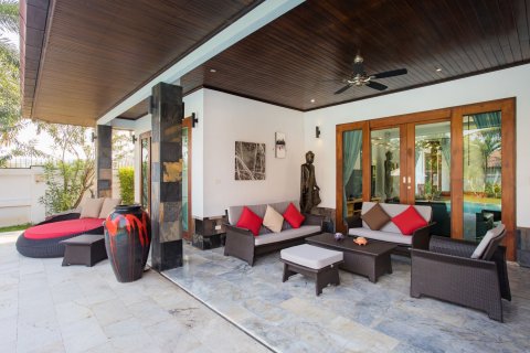 Вилла в Хуа Хине, Таиланд с 7 спальнями  № 147260 - фото 12