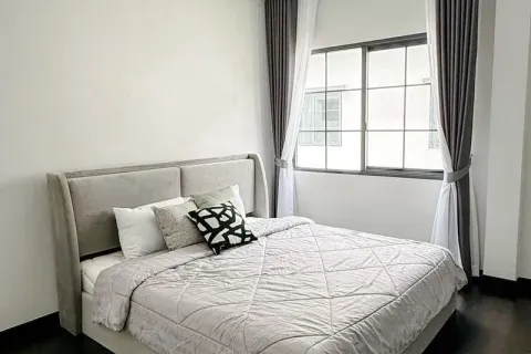 House in Bang Phli Yai, Thailand 5 bedrooms № 169494 - photo 12