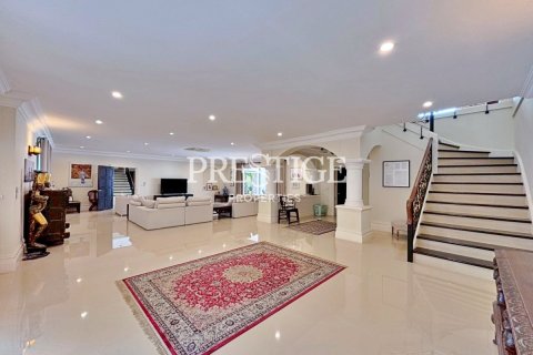 House in Pattaya, Thailand 6 bedrooms № 198050 - photo 21