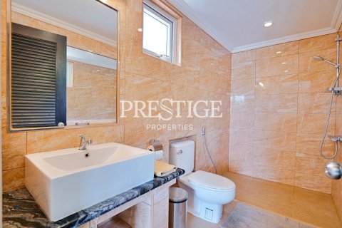 House in Pattaya, Thailand 6 bedrooms № 198050 - photo 30