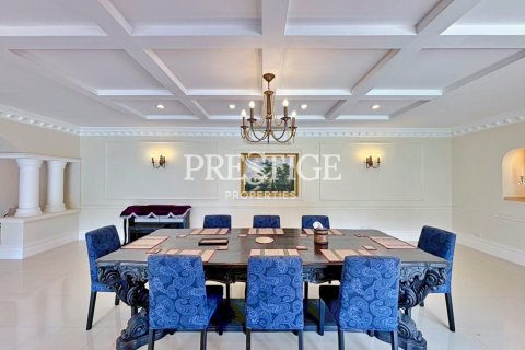 House in Pattaya, Thailand 6 bedrooms № 198050 - photo 14