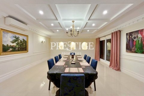House in Pattaya, Thailand 6 bedrooms № 198050 - photo 15