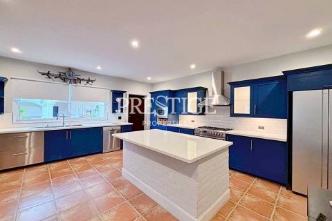 House in Pattaya, Thailand 6 bedrooms № 198050 - photo 16