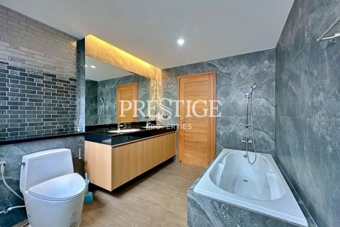 House in Pattaya, Thailand 3 bedrooms № 198049 - photo 19