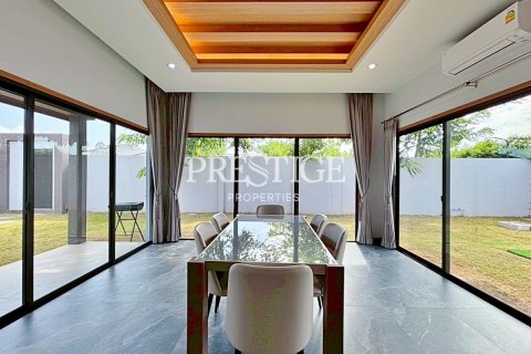 House in Pattaya, Thailand 3 bedrooms № 198049 - photo 6