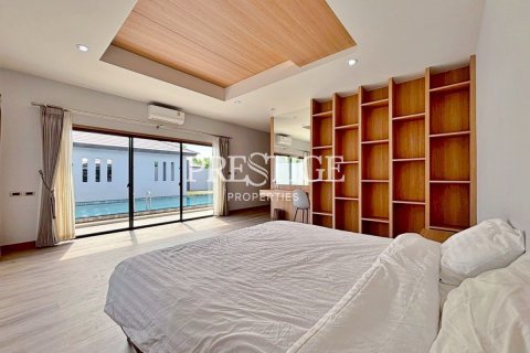 House in Pattaya, Thailand 3 bedrooms № 198049 - photo 16
