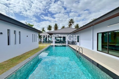 House in Pattaya, Thailand 3 bedrooms № 198049 - photo 29