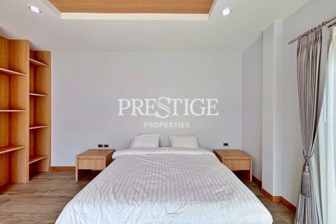 House in Pattaya, Thailand 3 bedrooms № 198049 - photo 15