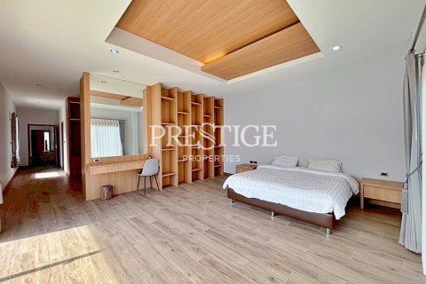 House in Pattaya, Thailand 3 bedrooms № 198049 - photo 14