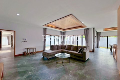 House in Pattaya, Thailand 3 bedrooms № 198049 - photo 3