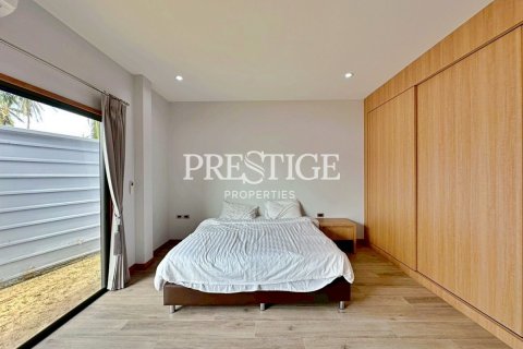 House in Pattaya, Thailand 3 bedrooms № 198049 - photo 20