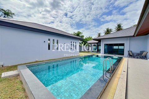 House in Pattaya, Thailand 3 bedrooms № 198049 - photo 30