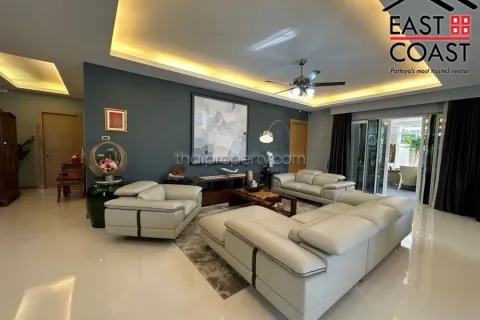 Casa de 2 dormitorios en Pattaya, Tailandia № 213553 - foto 2