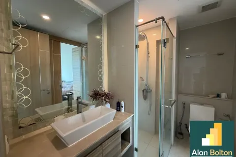 Condominio de 2 dormitorios en Jomtien Beach, Pattaya, Tailandia № 210573 - foto 12