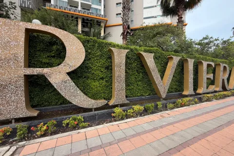 Condominio de 2 dormitorios en Jomtien Beach, Pattaya, Tailandia № 210573 - foto 14
