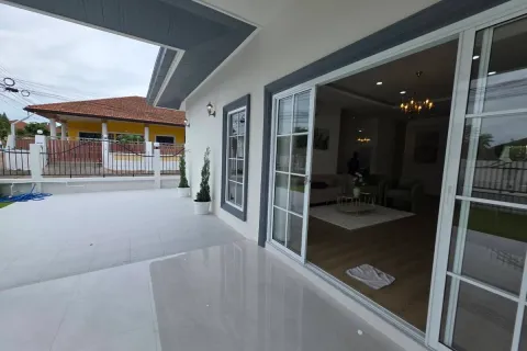 House in Pattaya, Thailand 3 bedrooms № 210569 - photo 3