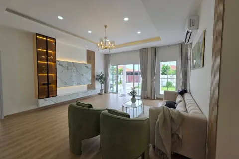 House in Pattaya, Thailand 3 bedrooms № 210569 - photo 9