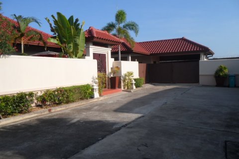 Дом в Банг Ламунге, Таиланд с 3 спальнями № 135326 - фото 1