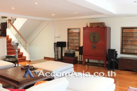 Reihenhaus in Watthana, Bangkok, Thailand 5 Schlafzimmer № 215228 - Foto 2