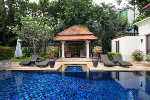Villa in Phuket, Thailand 5 bedrooms № 144905 - photo 2
