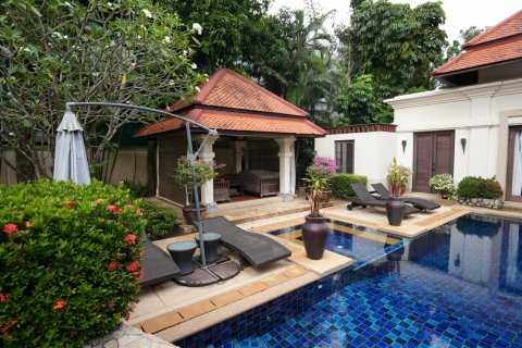 Villa in Phuket, Thailand 5 bedrooms № 144905 - photo 1