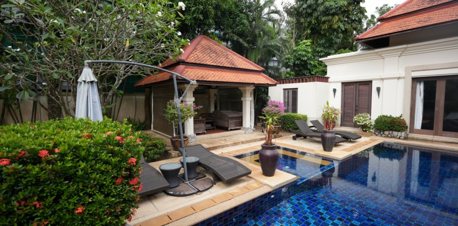 Villa in Phuket, Thailand 5 bedrooms № 144905