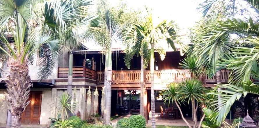 House in Saraphi, Thailand 7 bedrooms № 157907