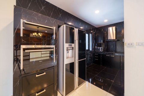 Villa in Pattaya, Thailand 6 bedrooms № 157905 - photo 7