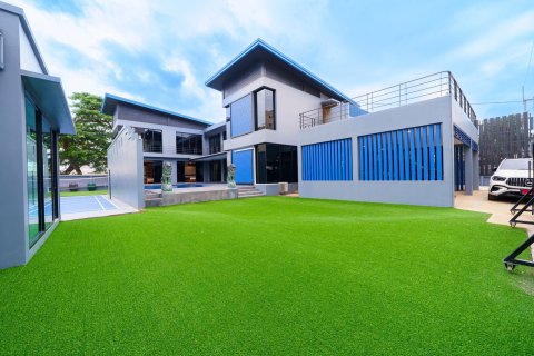 Villa in Pattaya, Thailand 6 bedrooms № 157905 - photo 30