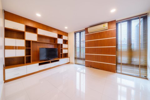 Villa in Pattaya, Thailand 6 bedrooms № 157905 - photo 18