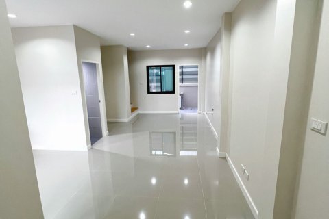 Townhouse in Phuket, Thailand 2 bedrooms № 157903 - photo 2