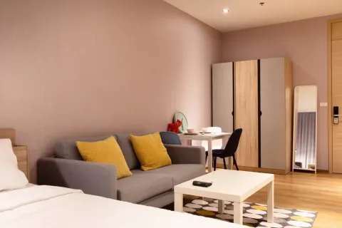 Studio dans le Condo à Khlong Toei, Bangkok, Thaïlande  № 151694 - photo 1