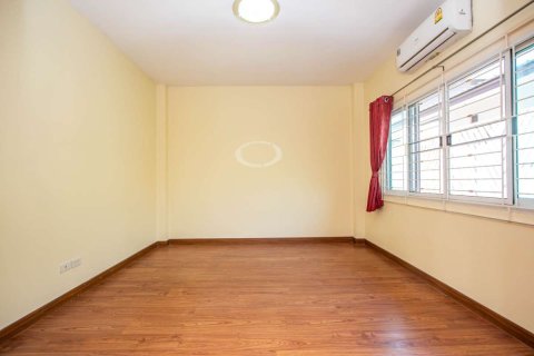 House in Chiang Mai, Thailand 3 bedrooms № 205523 - photo 11