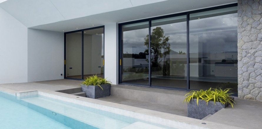 Villa in Phuket, Thailand 3 bedrooms № 169342